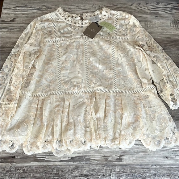 HD in Paris Cream Lace Blouse - Picture 3 of 9
